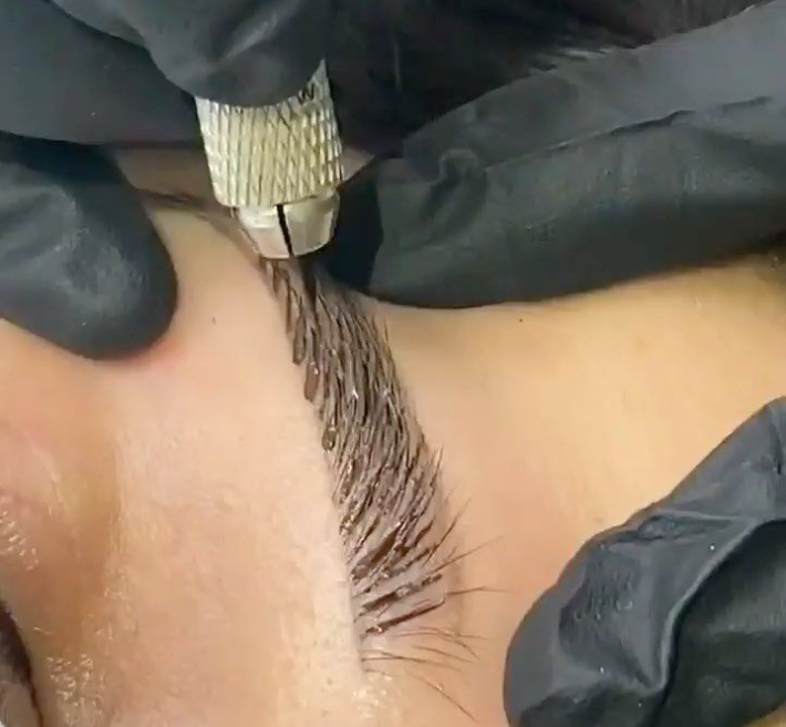 EyeBrows Touch Up